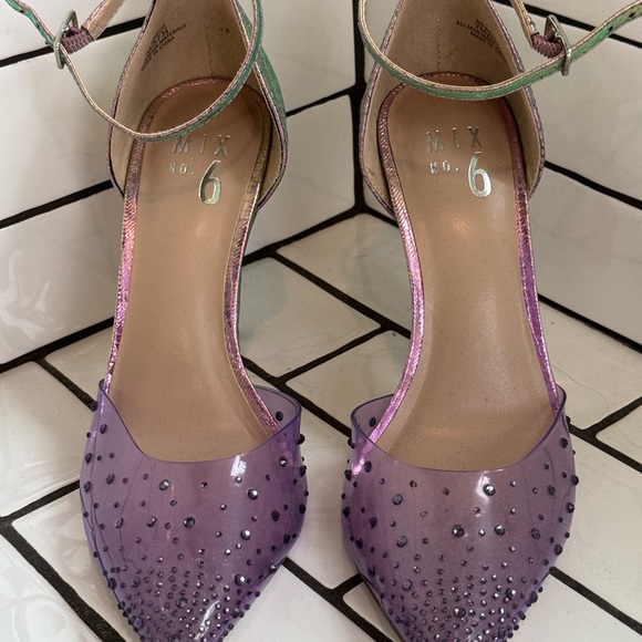 DSW never worn mermaid scale shoes. Size 7. - Picture 5 of 8